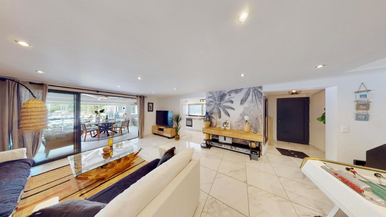 Marina, Spa & Sun - 2 Bedrooms - Luxury Apartment Anse Marcel ภายนอก รูปภาพ